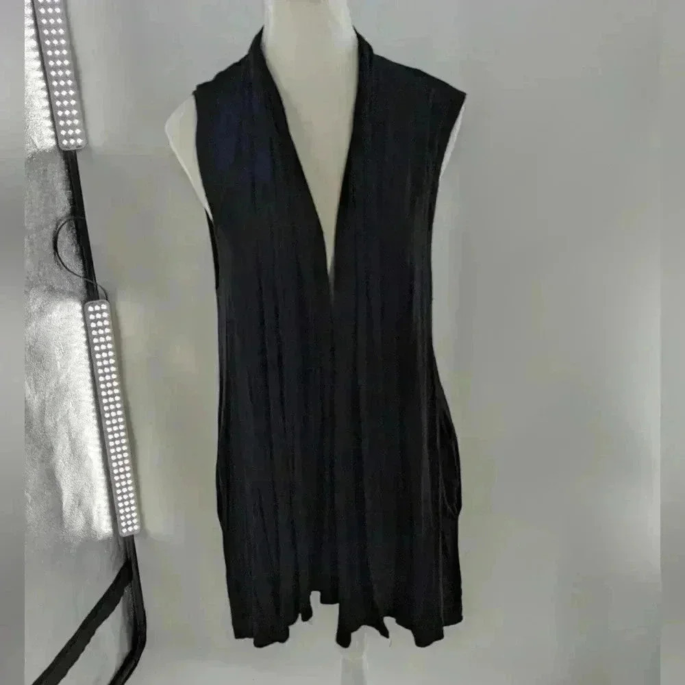 Super Nova Women's Size Medium Black Sleeveless Open Front Cardigan With Pockets